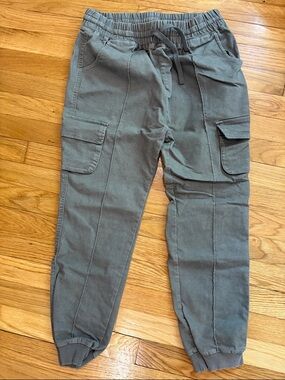 Women’s Olive Cargo Jogger Pants